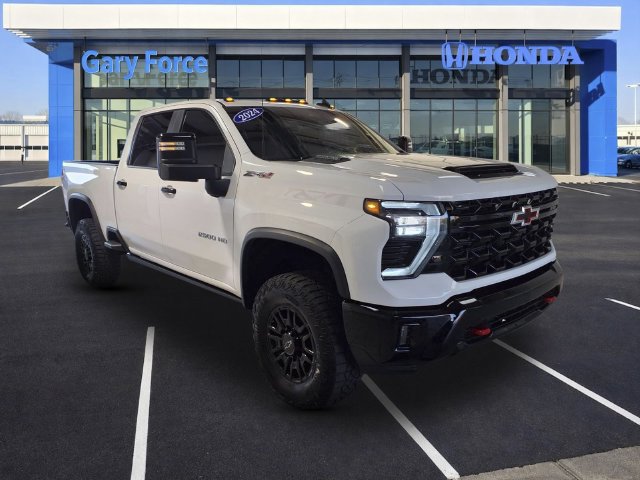 Used 2024 Chevrolet Silverado 2500 ZR2 w/ Technology Package AWD/4WD image 1