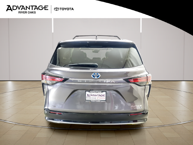 Used 2022 Toyota Sienna Platinum AWD/4WD image 6