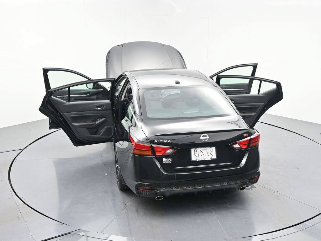 Used 2025 Nissan Altima 2.5 SR FWD image 24