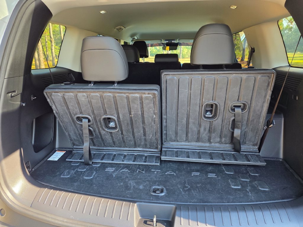 Used 2025 Hyundai Santa Fe SEL FWD image 18