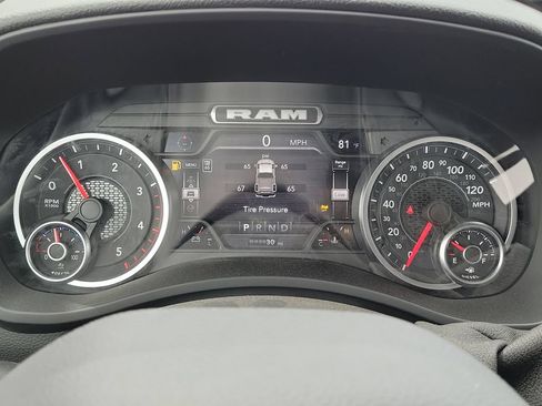 New 2026 RAM 2500 Big Horn AWD/4WD image 17