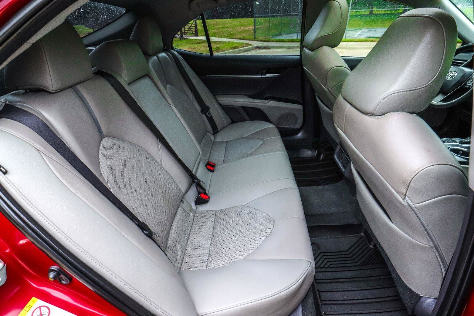 Used 2018 Toyota Camry XSE FWD image 36