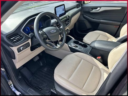 Used 2021 Ford Escape SEL w/ Technology Package FWD image 16