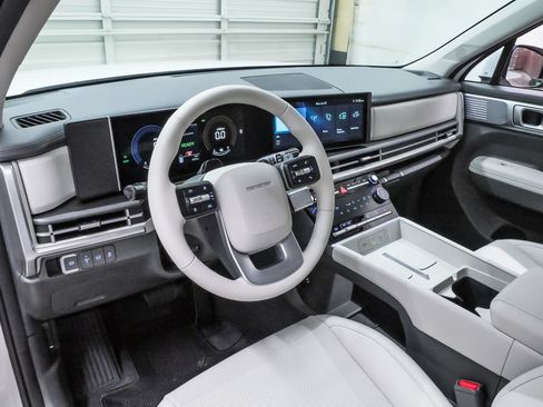 Certified 2026 Hyundai Santa Fe SEL FWD image 2