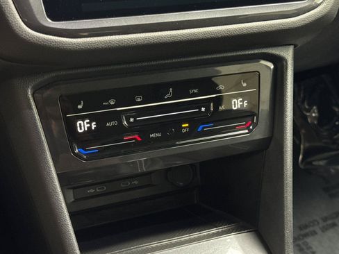 Used 2023 Volkswagen Tiguan SE FWD image 20