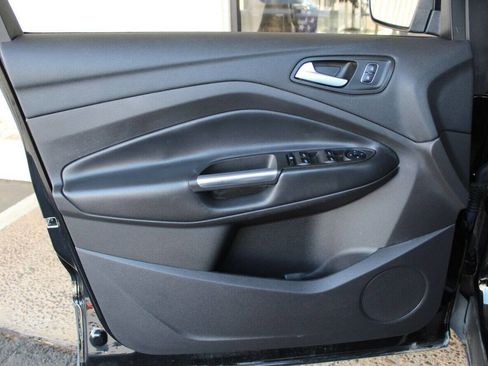 Used 2018 Ford Escape SE w/ SE Sport Appearance Package image 16