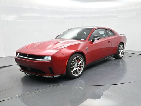 Used 2024 Dodge Charger Daytona Scat Pack w/ Plus Group AWD/4WD image 2