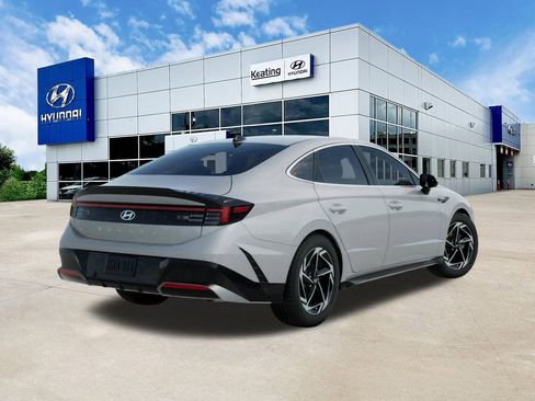 Used 2026 Hyundai Sonata SEL FWD image 4