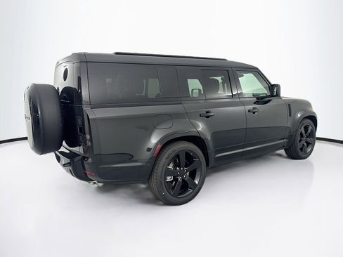 New 2026 Land Rover Defender 130 X-Dynamic SE image 5