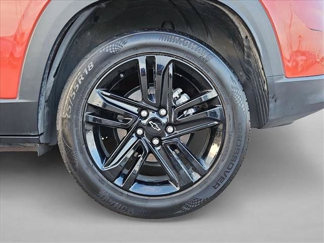 Used 2024 Chevrolet Trax ACTIV w/ Sunroof Package FWD image 24