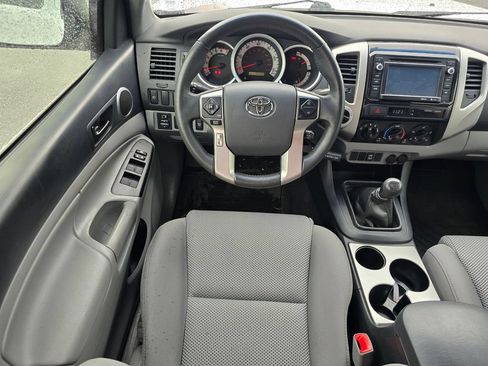 Used 2014 Toyota Tacoma 4x4 Double Cab w/ TRD Sport Package image 16
