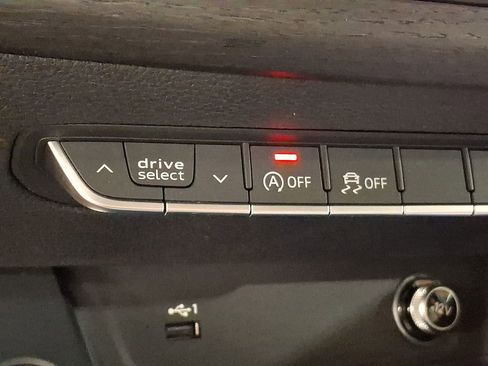 Used 2018 Audi A4 2.0T Premium w/ Convenience Package image 22