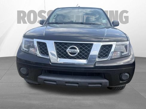 Used 2014 Nissan Frontier SV RWD image 2