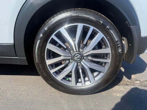 Used 2021 Nissan Kicks SV FWD image 27