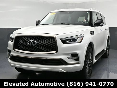 Used 2023 INFINITI QX80 Premium Select w/ All-Season Package image 3