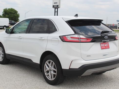 Used 2024 Ford Edge SEL image 7