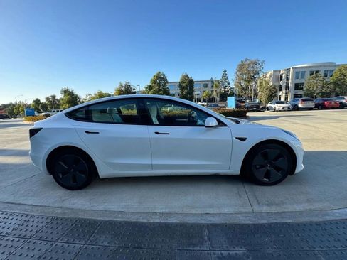 Used 2022 Tesla Model 3 Long Range AWD/4WD image 9