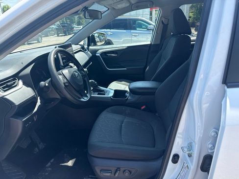 Used 2024 Toyota RAV4 XLE FWD image 10
