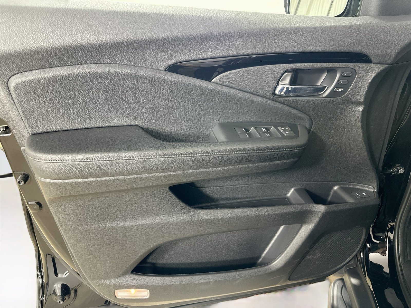 Used 2021 Honda Passport Elite image 16