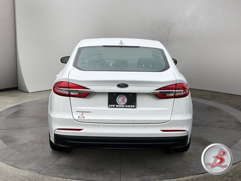 Used 2020 Ford Fusion SE image 6