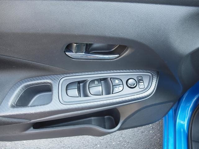 Used 2021 Nissan Versa SV FWD image 8