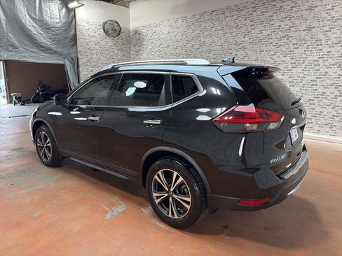 Used 2020 Nissan Rogue SV w/ Premium Package FWD image 5