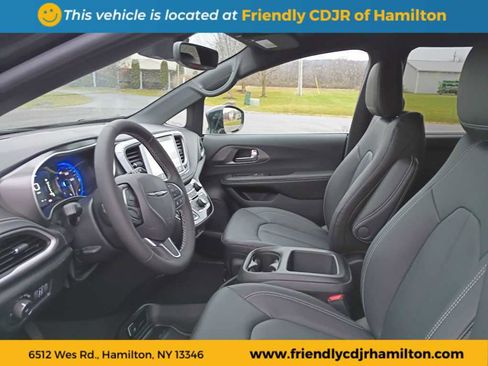 New 2026 Chrysler Pacifica Select image 10