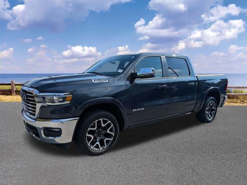 Certified 2025 RAM 1500 Laramie AWD/4WD image 4