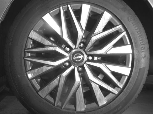Used 2025 Nissan Altima 2.5 SV FWD image 14