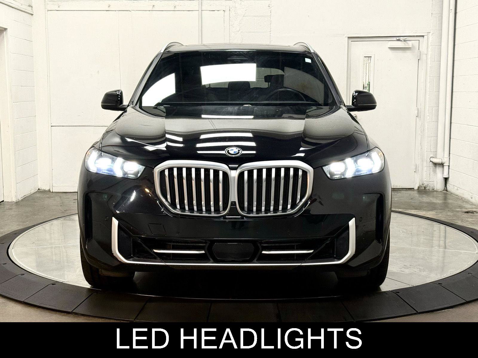 Used 2024 BMW X5 xDrive40i w/ Parking Assistance Package AWD/4WD image 3