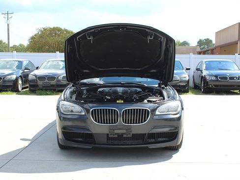 Used 2015 BMW 750Li xDrive image 37