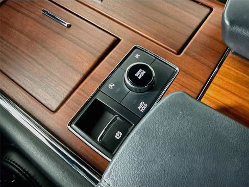 Used 2022 Lincoln Navigator L Reserve w/ Monochromatic Package RWD image 23