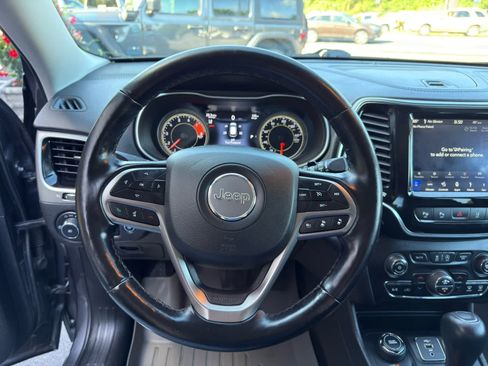 Used 2021 Jeep Cherokee Limited w/ Elite Package AWD/4WD image 24
