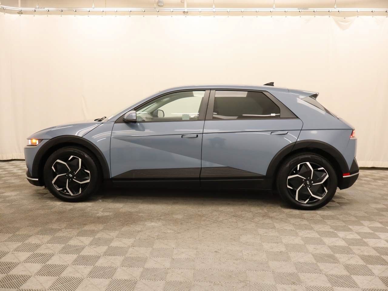 Used 2024 Hyundai Ioniq 5 SEL RWD image 2