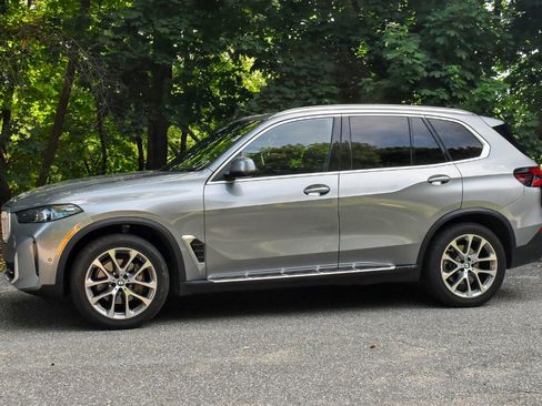 Used 2024 BMW X5 sDrive40i RWD image 3