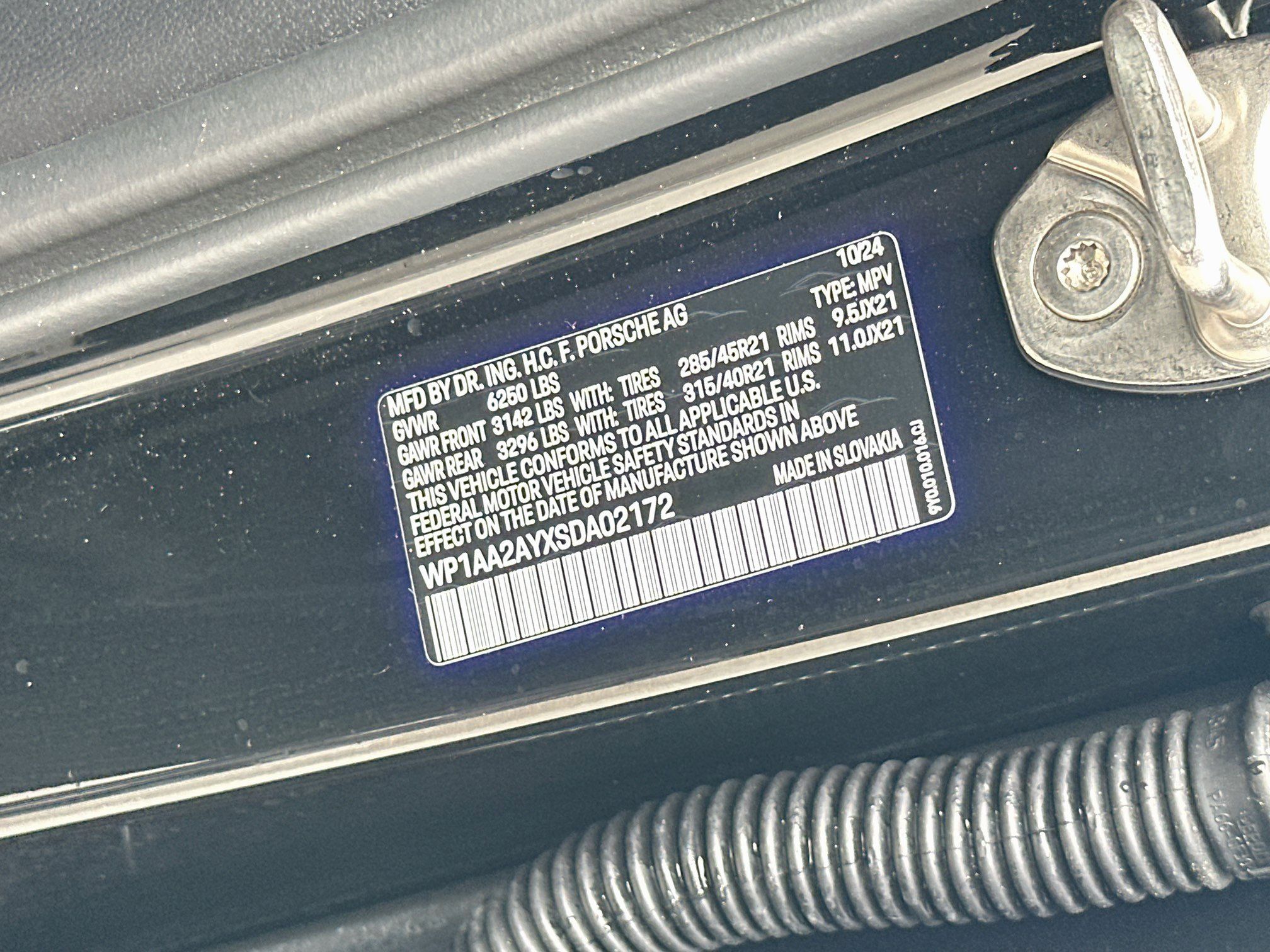 Used 2025 Porsche Cayenne AWD/4WD image 41