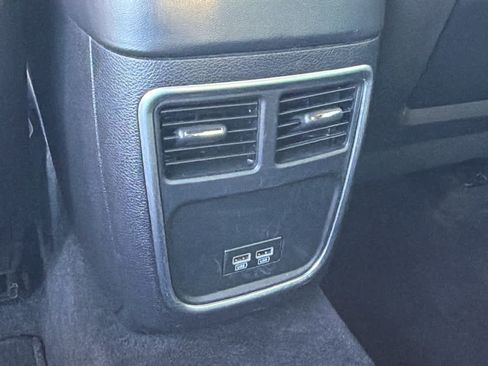 Used 2015 Dodge Charger SXT RWD image 25