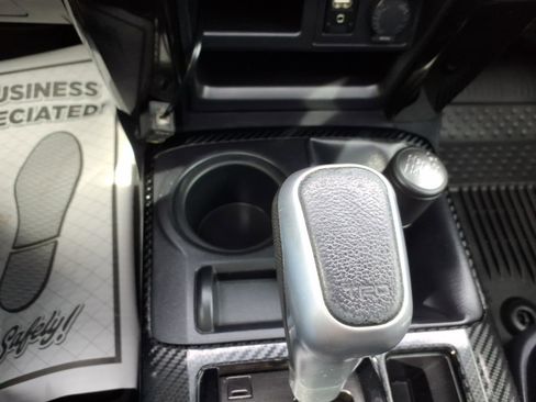 Used 2018 Toyota 4Runner TRD Off-Road Premium AWD/4WD image 15