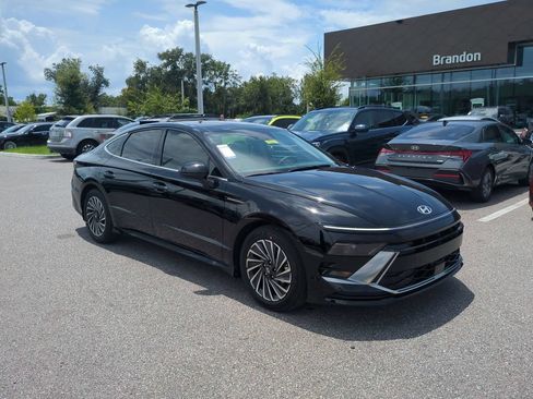 New 2026 Hyundai Sonata SEL FWD image 2