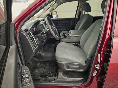 Used 2017 RAM 2500 Tradesman w/ Chrome Appearance Group image 13