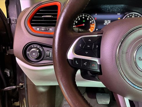 Used 2017 Jeep Renegade Limited AWD/4WD image 12