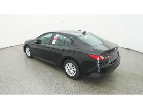 New 2026 Toyota Camry LE image 5