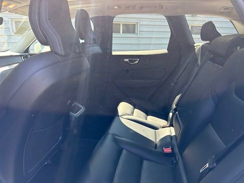Used 2023 Volvo XC60 B5 Core w/ Climate Package AWD/4WD image 17