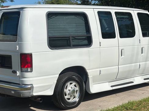 Used 1999 Ford E-150 and Econoline 150 image 5