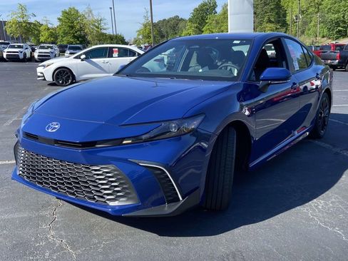 New 2026 Toyota Camry SE image 7