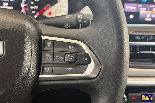 Used 2025 Jeep Compass Limited AWD/4WD image 29