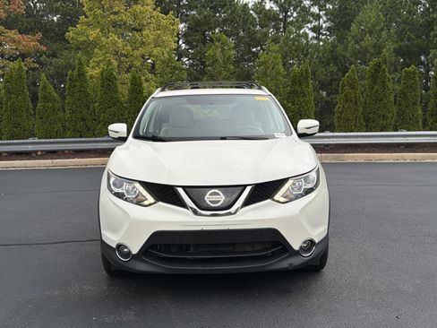 Used 2018 Nissan Rogue Sport SV w/ SV All-Weather Package AWD/4WD image 9