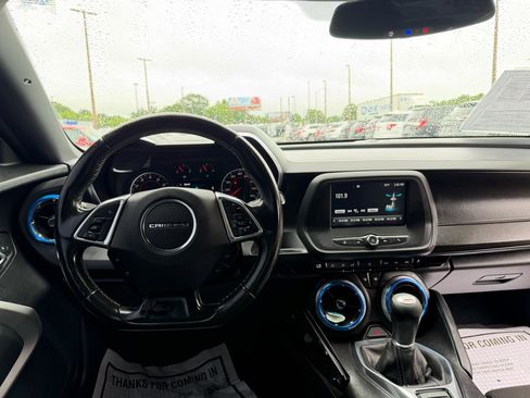 Used 2016 Chevrolet Camaro LT RWD image 17