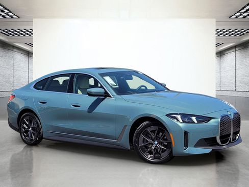 New 2026 BMW i4 eDrive40 w/ Premium Package RWD image 2