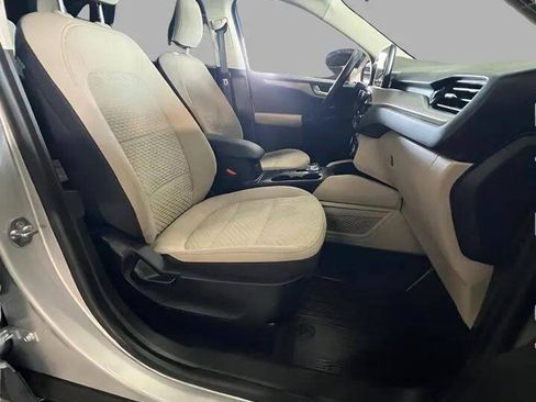 Used 2020 Ford Escape SE FWD image 31